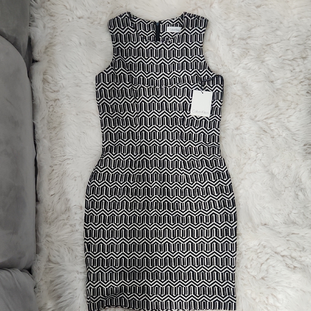 Clavin Klein Elegant Black and White Patterned Dress